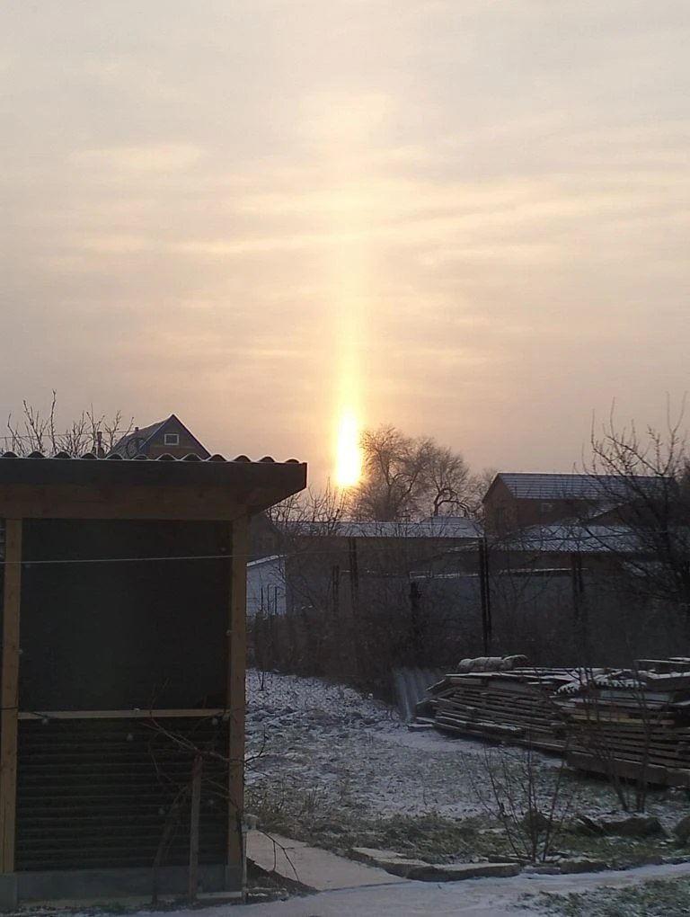 Световые столбы ТГК Подслушано в Ипатово 18+