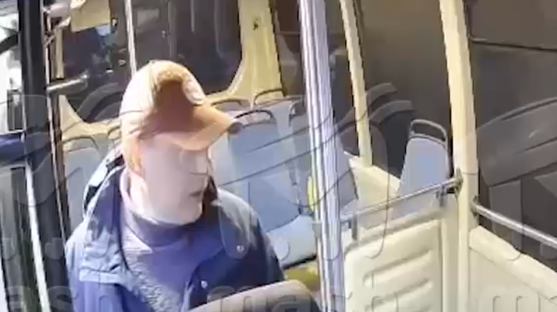 Кадр из видео Телеграм-канал Mash на волне (18+)