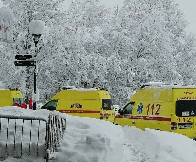 После селфи на льду в Краснодаре детям пришлось вызывать скорую помощь Телеграм-канал Евгения Филиппова