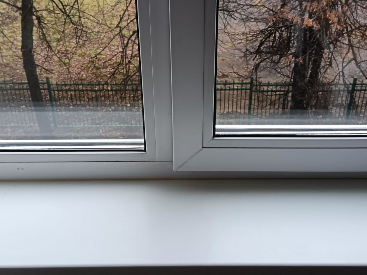 Кладу на подоконник — и в -40°C дома жара: копеечный способ победить ледяные сквозняки ИА SevastopolMedia.ru