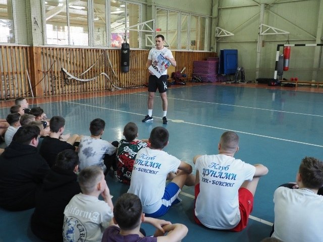 Александр Захаров проводит мастер-класс предоставлено пресс-службой ЗС ПК