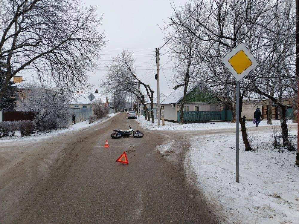 14-летняя девочка на питбайке сломала ногу, попав в аварию в Пятигорске Госавтоинспекция Ставрополья