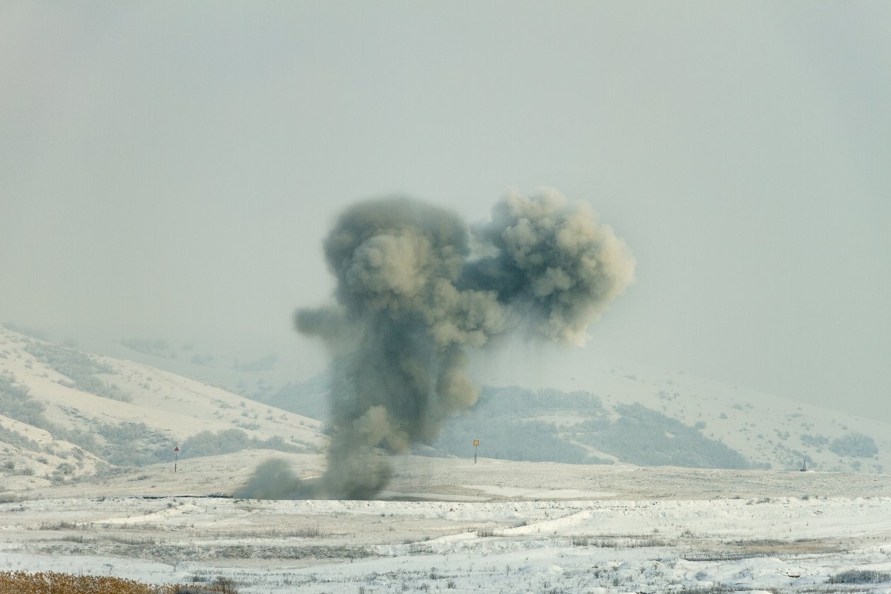 Авиабомбу уничтожили на полигоне МЧС Крыма