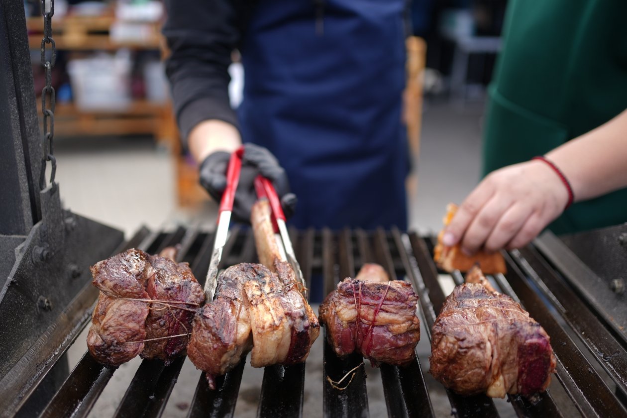Стала известна программа главного гастрофестиваля в Краснодаре Пресс-служба фестиваля &quotГРИЛЬ! РЕСТ! ФЕСТ!&quot (6+)