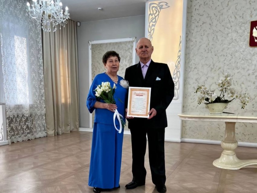 Супруги Виктор и Екатерина Рогачёвы департамента ЗАГС Забайкалья