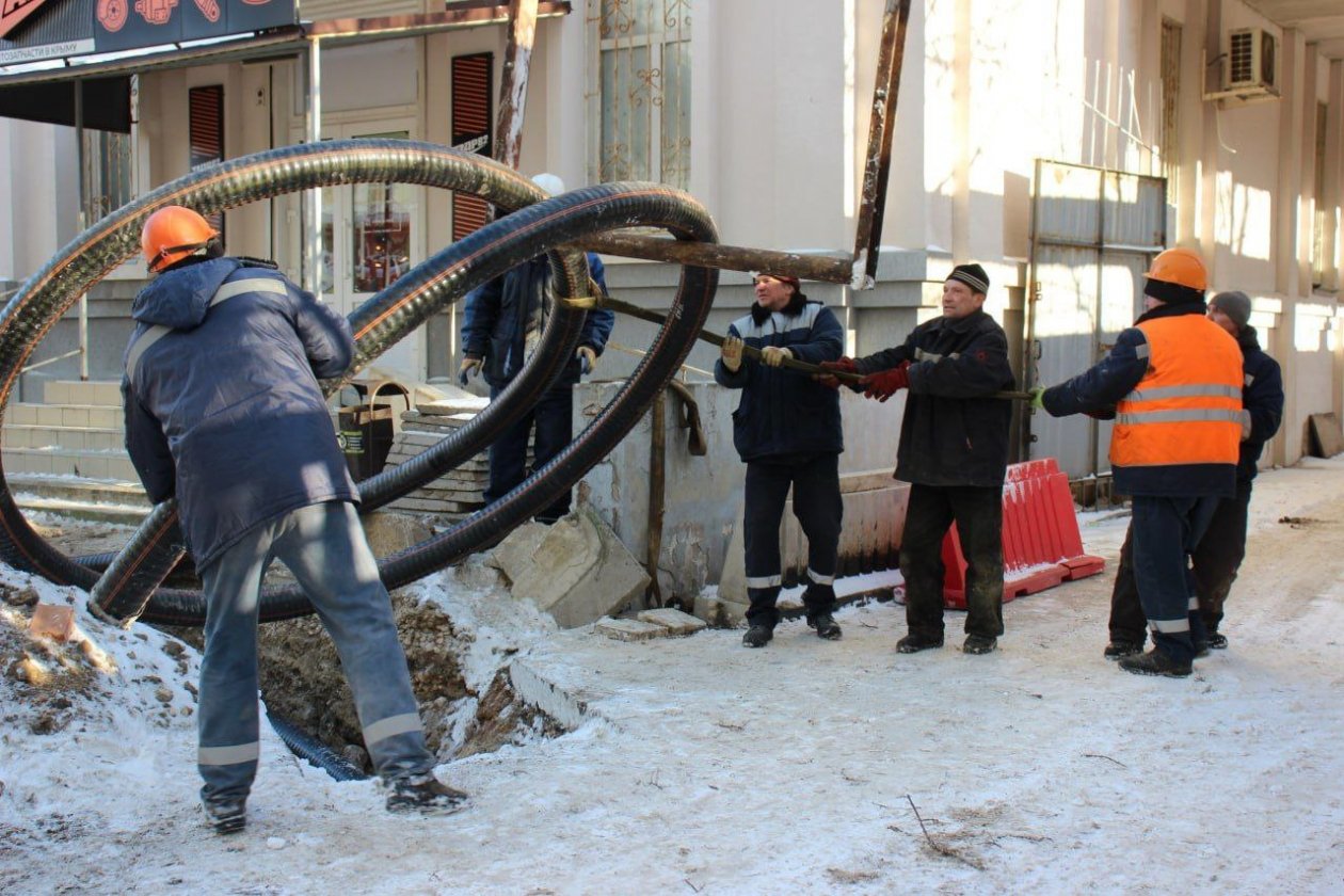 К больнице прокладывают теплотрассу Соцсети О. Каторгина