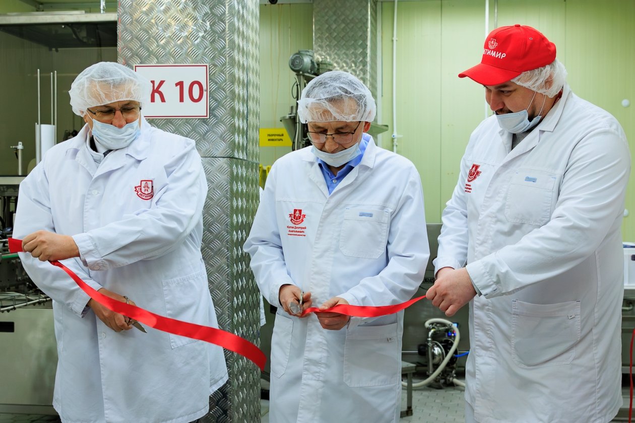 Андрей Бронц, Дмитрий Котов и Иван Фетисенко открывают новую линию в компании &quotРатимир&quot Яна Гайдук, ИА PrimaMedia