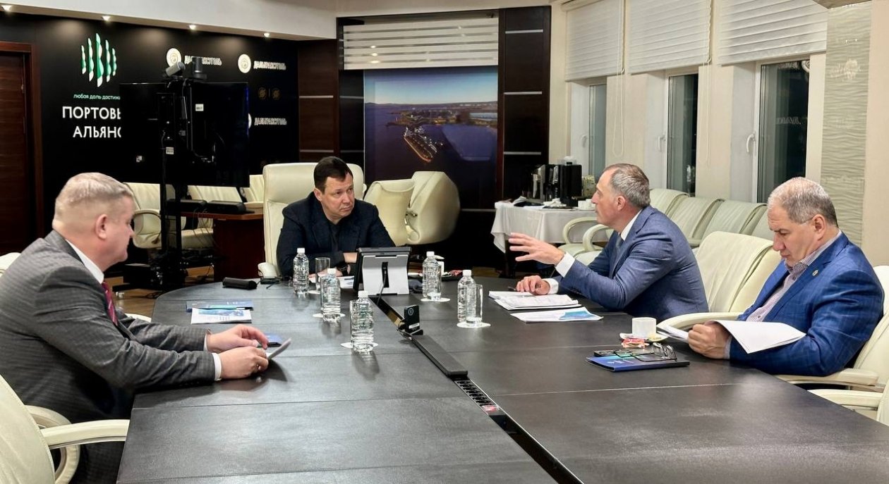 Сергей Абрамов назвал терминал &quotОстерра&quot лидером отрасли и ключевым инструментом развития экономики Дальнего Востока предоставлено пресс-службой терминала &quotОстерра&quot (ранее &quotДальтрансуголь&quot)