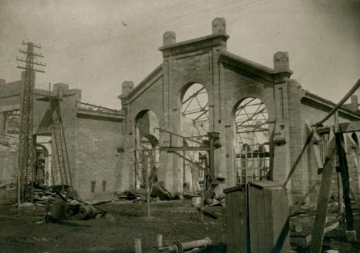 Руины завода &quotКрасный металлист&quot после окончания оккупации в Ставрополе Государственный архив Ставропольского края