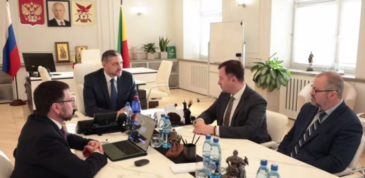 Переговоры Скриншот видео из тгк (18+) Александра Осипова