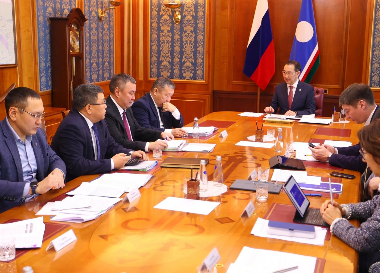 Айсен Николаев поставил задачи по развитию авиационной отрасли Якутии Андрей Сорокин, ЯСИА