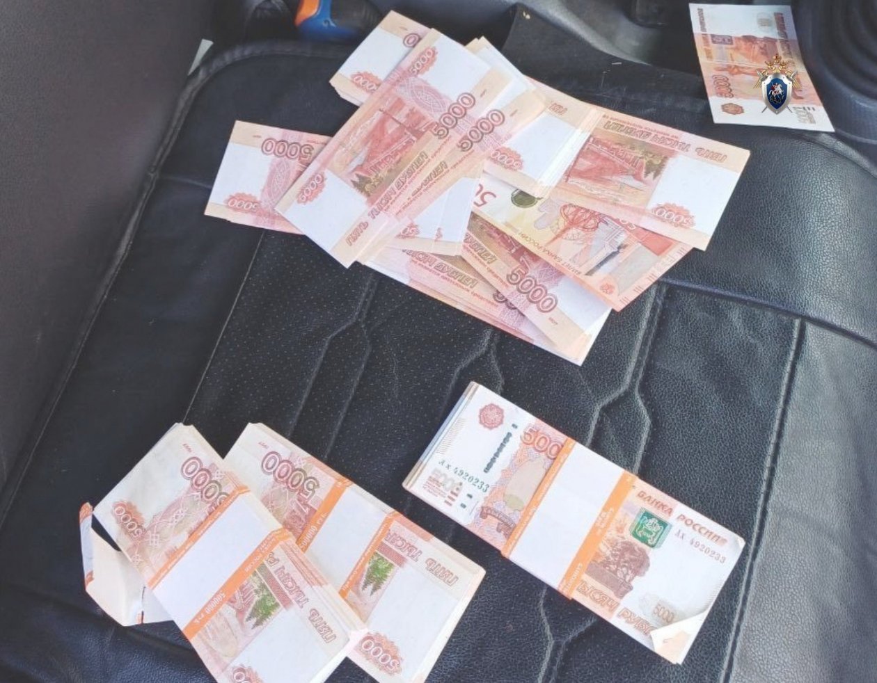 Директора школы, её мужа и руководителя строительной фирмы взяли под стражу в Хабаровском крае СУ СК РФ по Хабаровскому краю и ЕАО