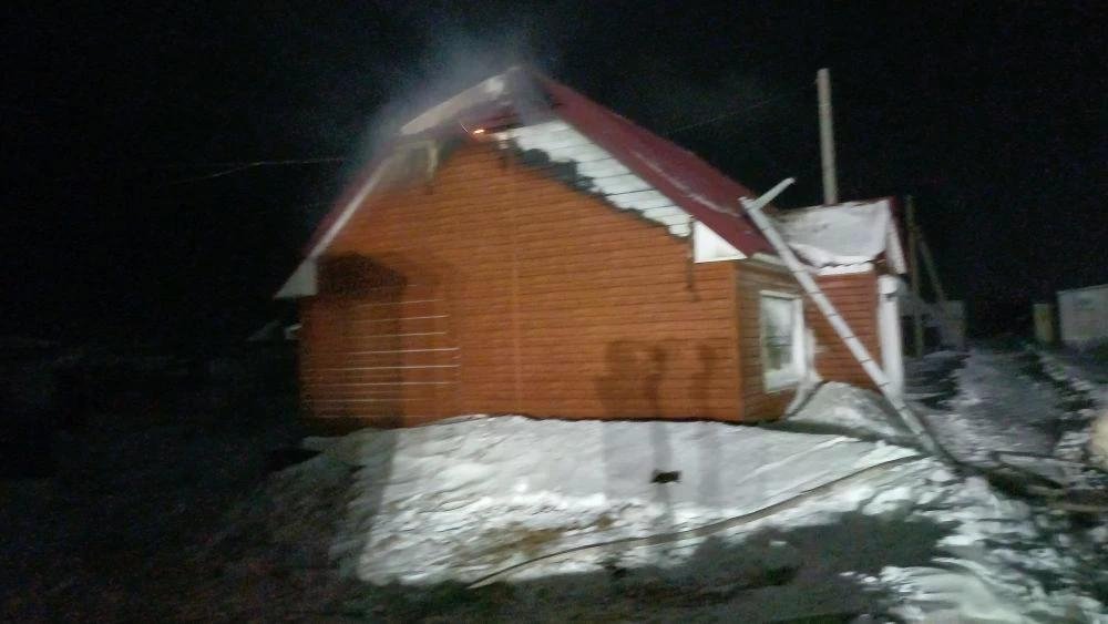 Чердак магазина загорелся ночью в Курильске пресс-служба ОКУ &quotПСС Сахалинской области&quot