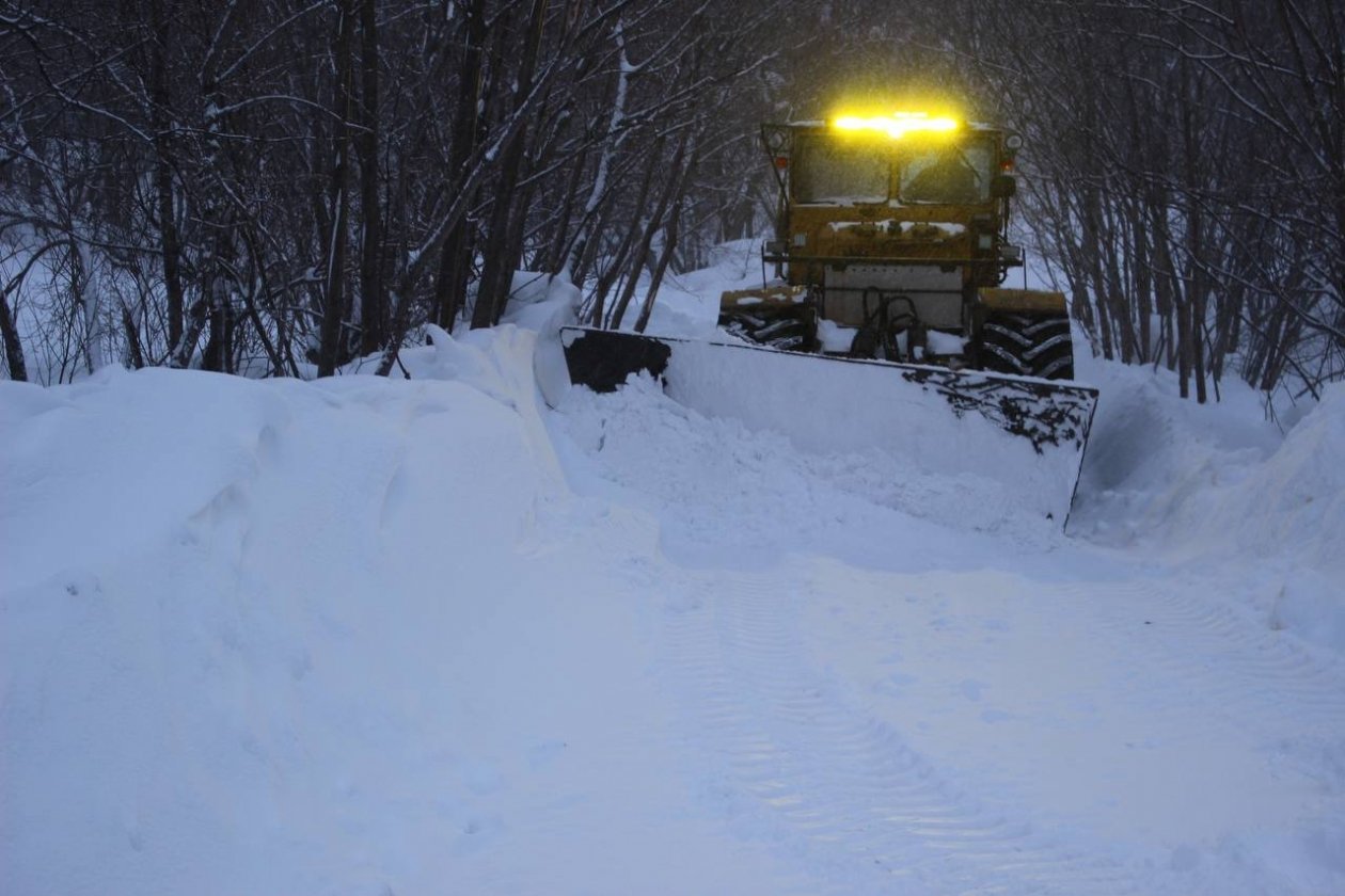 Расчистка снега в Александровск-Сахалинском районе пресс-служба администрации Александровск-Сахалинского района