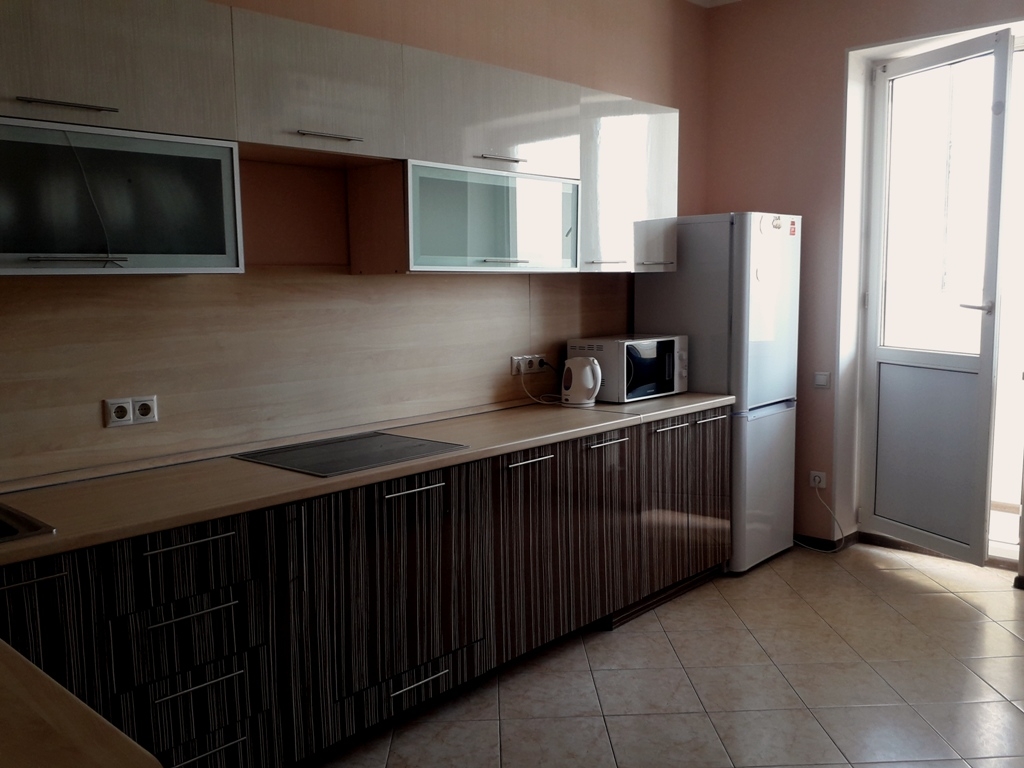 Беру растительное масло — и кухонные шкафчики сияют как новые: старый жир растворяется без едкой химии Людмила Лата, ИА KrasnodarMedia