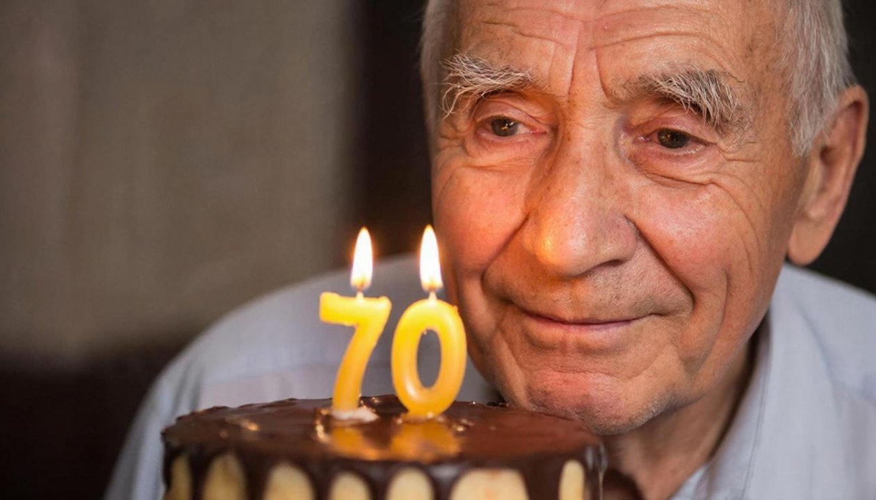 С февраля теперь бесплатно - важная льгота для всех, кто старше 70 лет ИИ Kandinsky (18+)