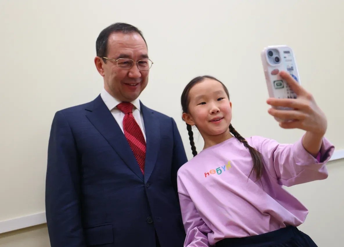 Глава Якутии поддержал челлендж юного блогера Айыыны Кожуровой  Андрей Сорокин, ЯСИА