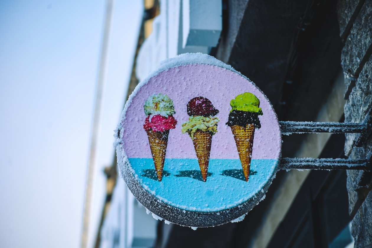 Вывеска Юлия Ушакова, ИА IrkutskMedia