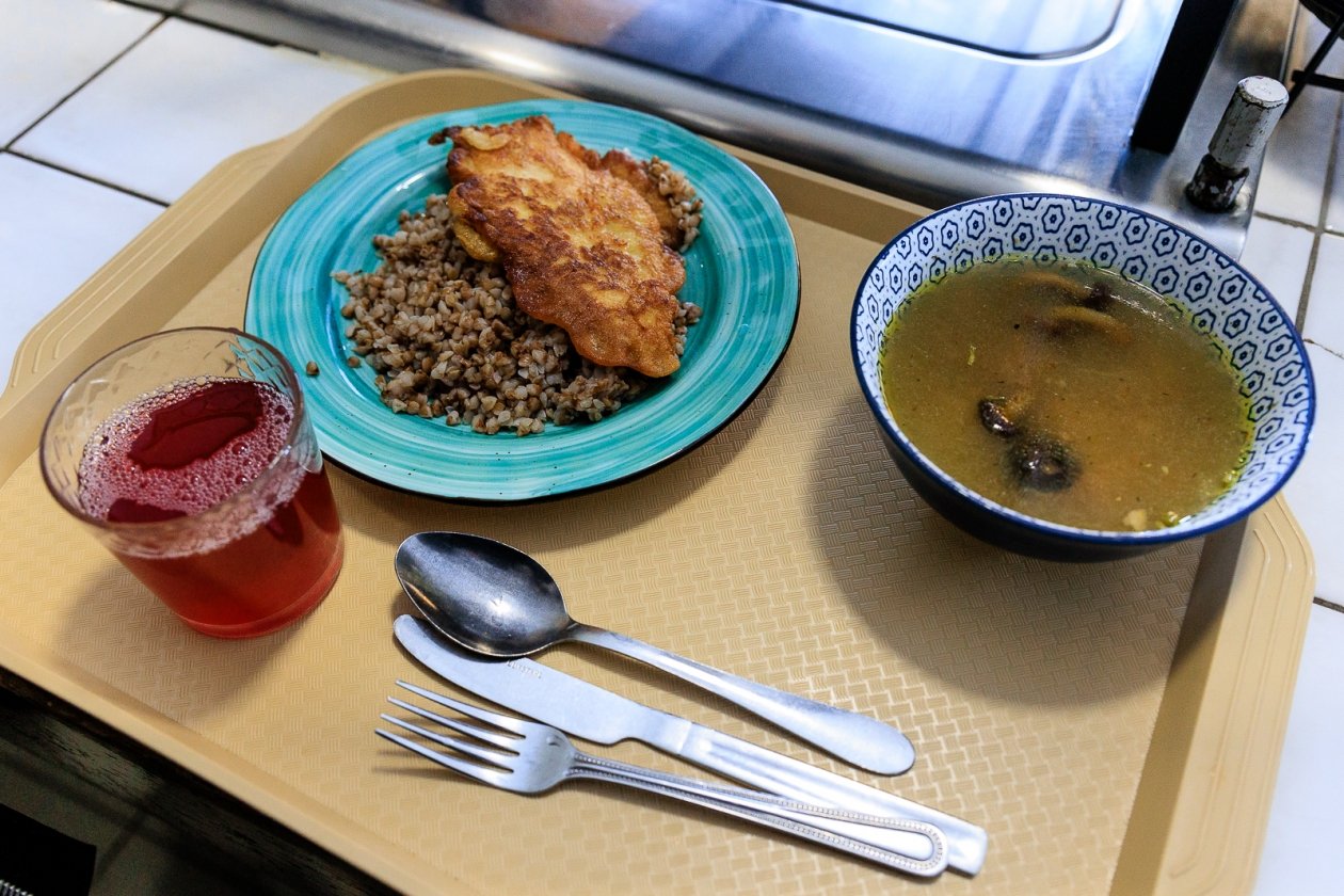 После массового отравления детей в отеле Сочи выявили нарушения в питании Евгений  Кулешов