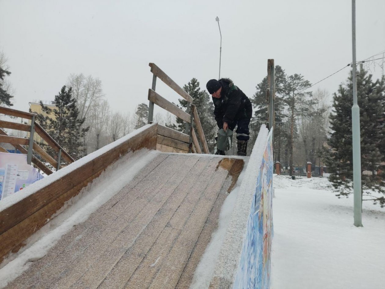 В Улан-Удэ горки и катки ждут веселых горожан администрация г. Улан-Удэ