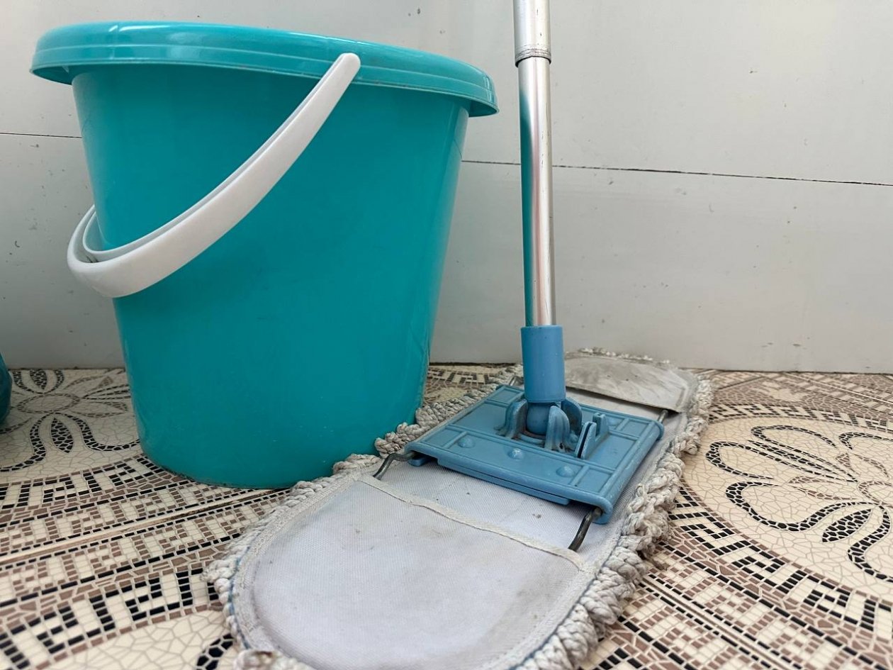 Растворяю 2 ложки в воде и мою полы: старый метод, который вернул ламинату зеркальный блеск ИА Stavropol.Media