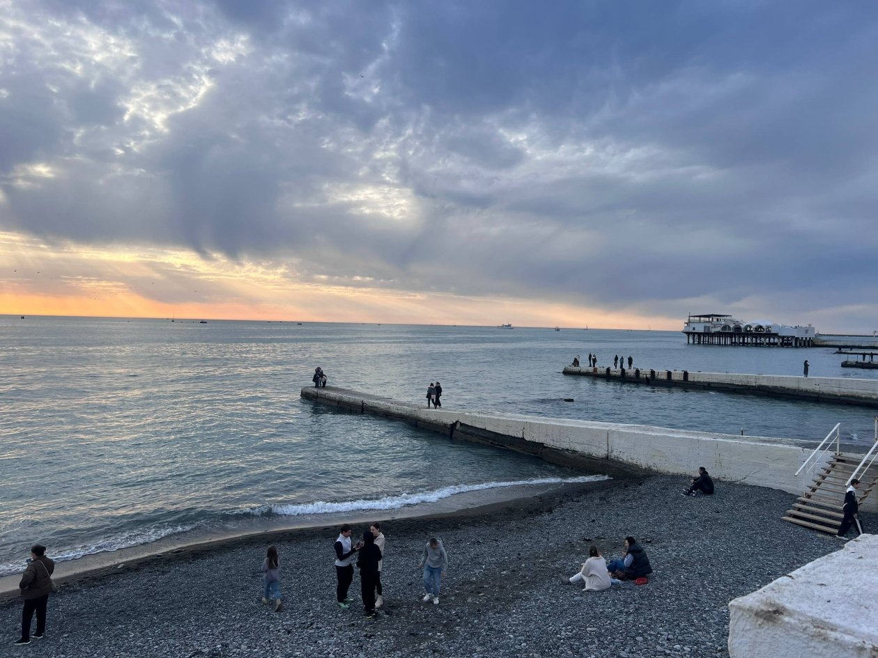 В Сочи установили личность отца, окунавшего детей в зимнее море Валерия Годовникова