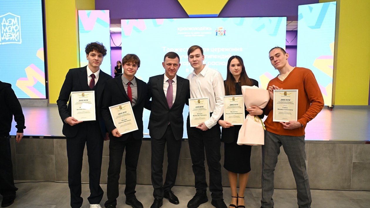 Андрей Зубов