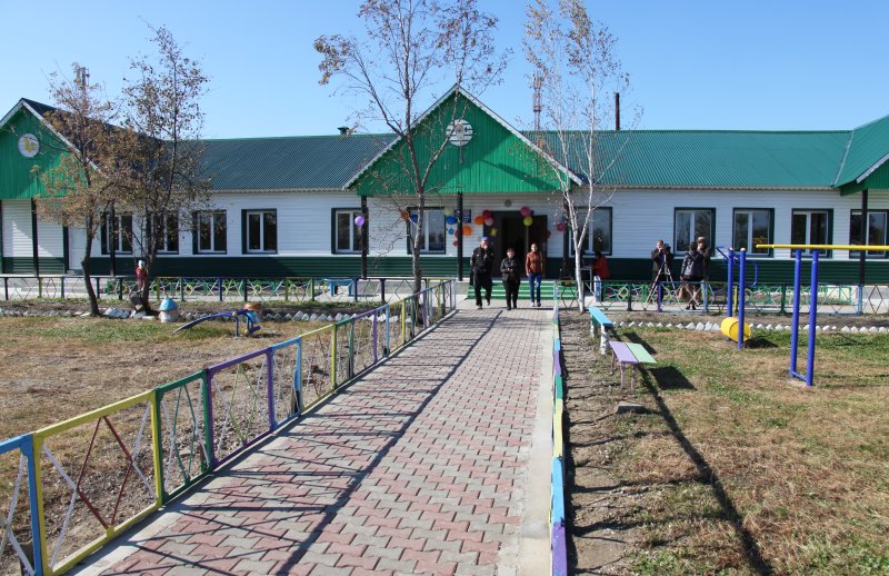 "Утонувшая" в прошлогодний паводок школа–детсад с.Новое ЕАО распахнула двери после ремонта, Фото с места события из других источников