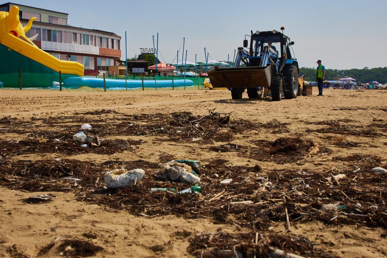 пляж, побережье, набережная, отдых у моря, Шамора, грязный пляж Дмитрий Осипчук, ИА PrimaMedia.ru