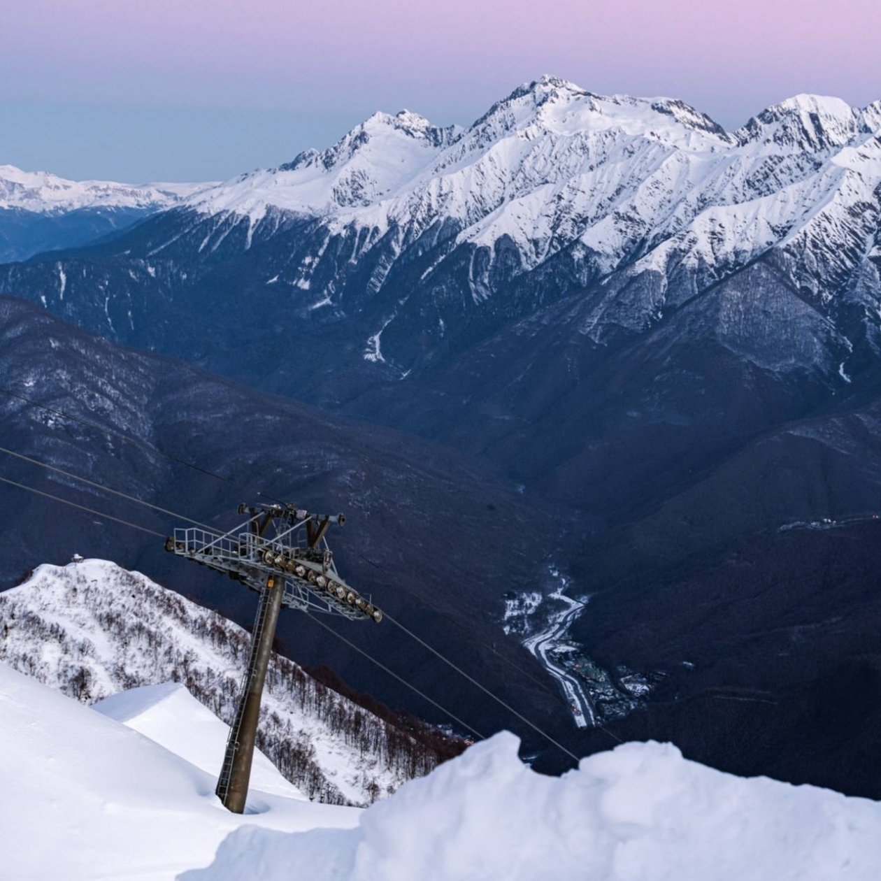 Обильный снегопад в горах Сочи нарастил сугробы до 2,5 метров Пресс-служба курорта &quotРоза Хутор&quot