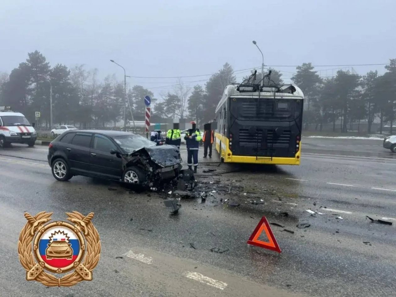Один человек пострадал при столкновении троллейбуса и иномарки в Ставрополе Госавтоинспекция Ставрополья