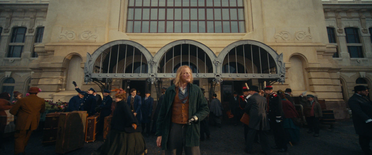 Кадр из фильма Kinopoisk.ru (18+)