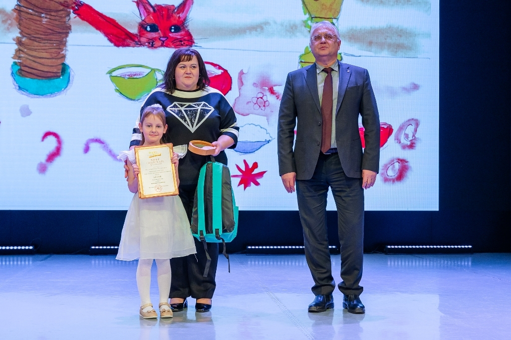 Юные магаданцы стали лауреатами международного конкурса живописи Источник