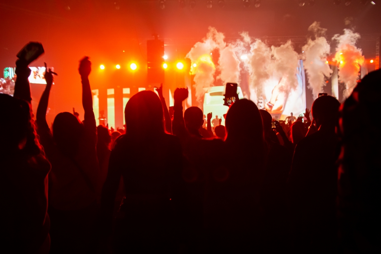 Сергей Бобунец выступит с хитами группы &quotСмысловые галлюцинации&quot в Иркутске Юлия Ушакова, ИА IrkutskMedia