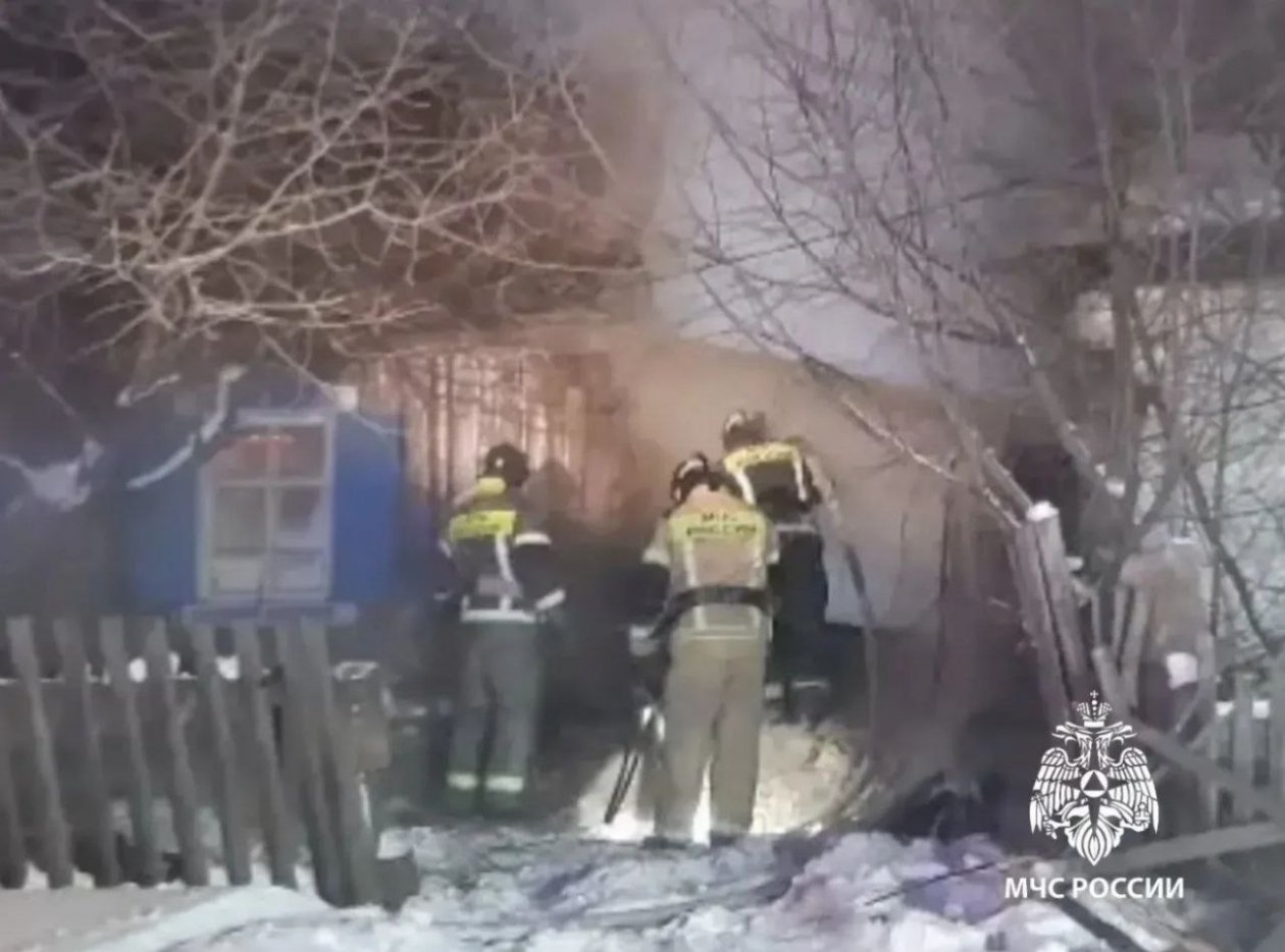Три человека спасли на пожаре в Куйтуне Пресс-служба ГУ МЧС России по Иркутской области