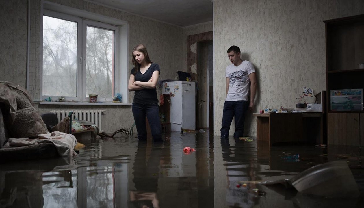 Затопило квартиру? Как получить все положенные выплаты от УК ИИ GigaChat (18+)