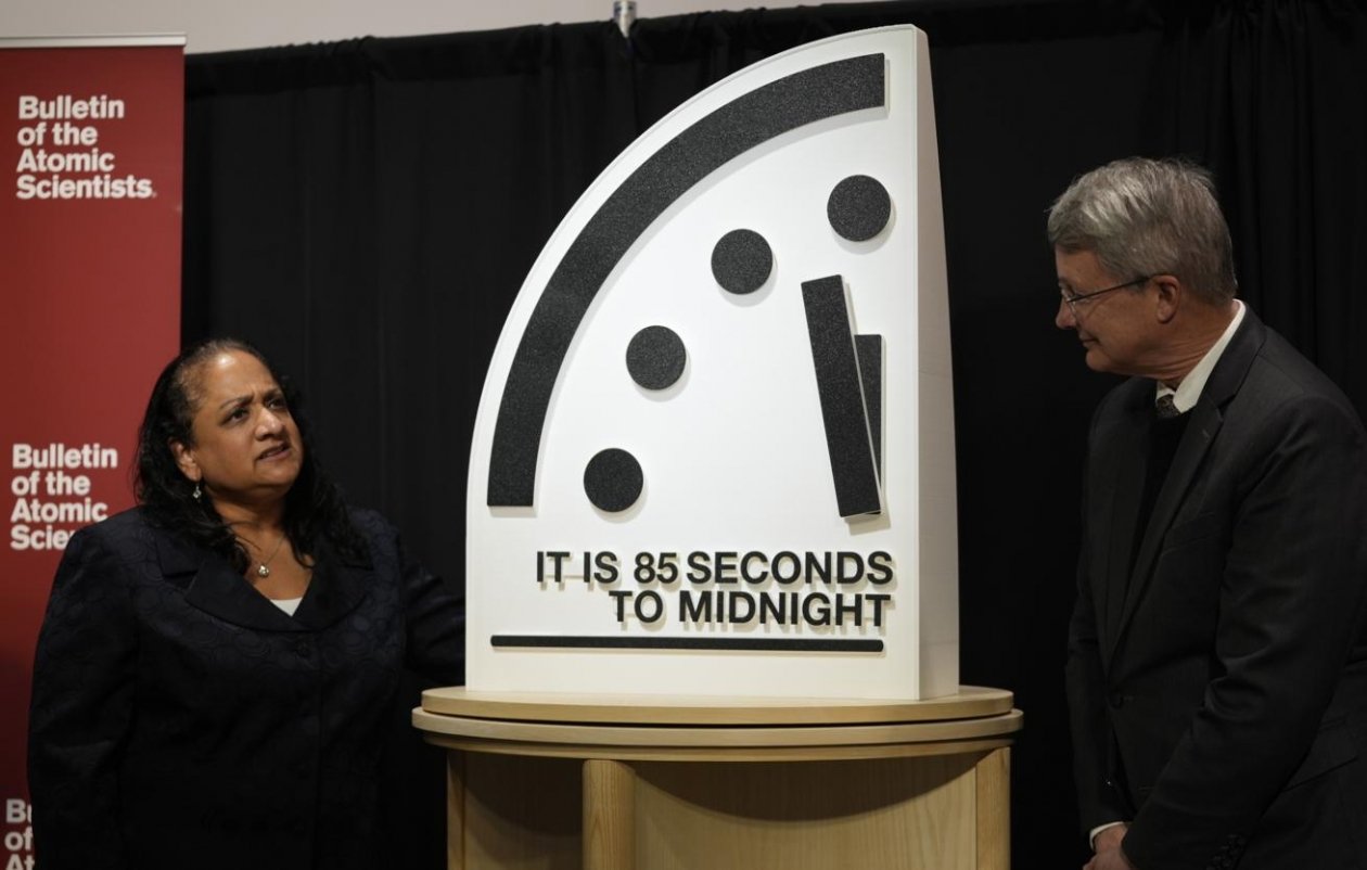 Часы Судного дня AP Photo/ Pablo Martinez Monsivais