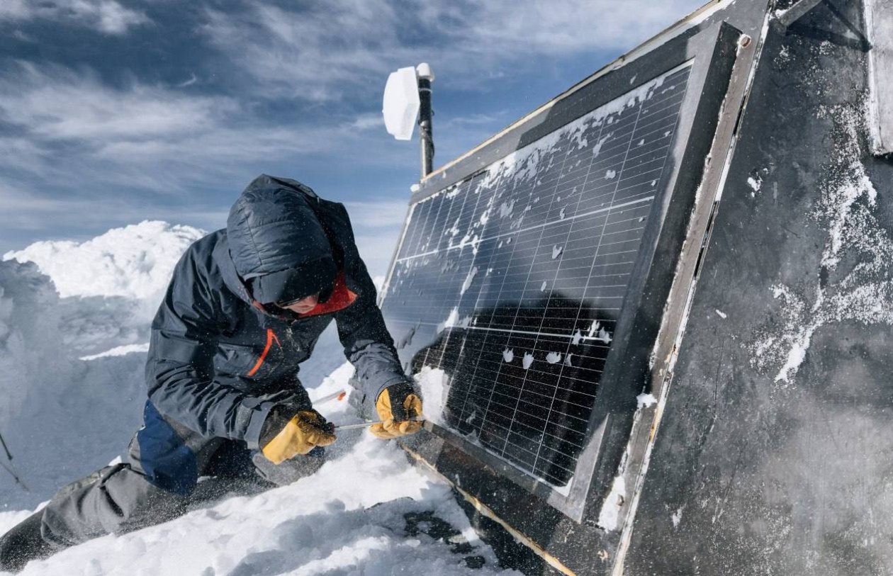 Вулканологи на Авачинском вулкане ДО РАН