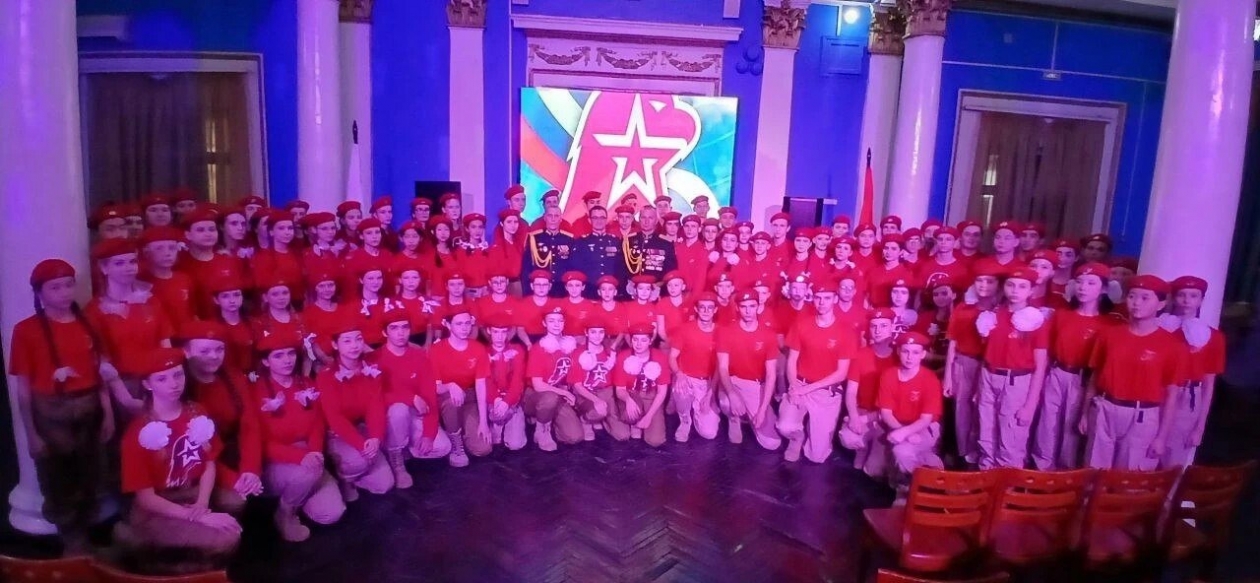 В Уссурийске ряды &quotЮнармии&quot пополнили более 200 новобранцев тг-канал (18+) Управления образования и молодежной политики