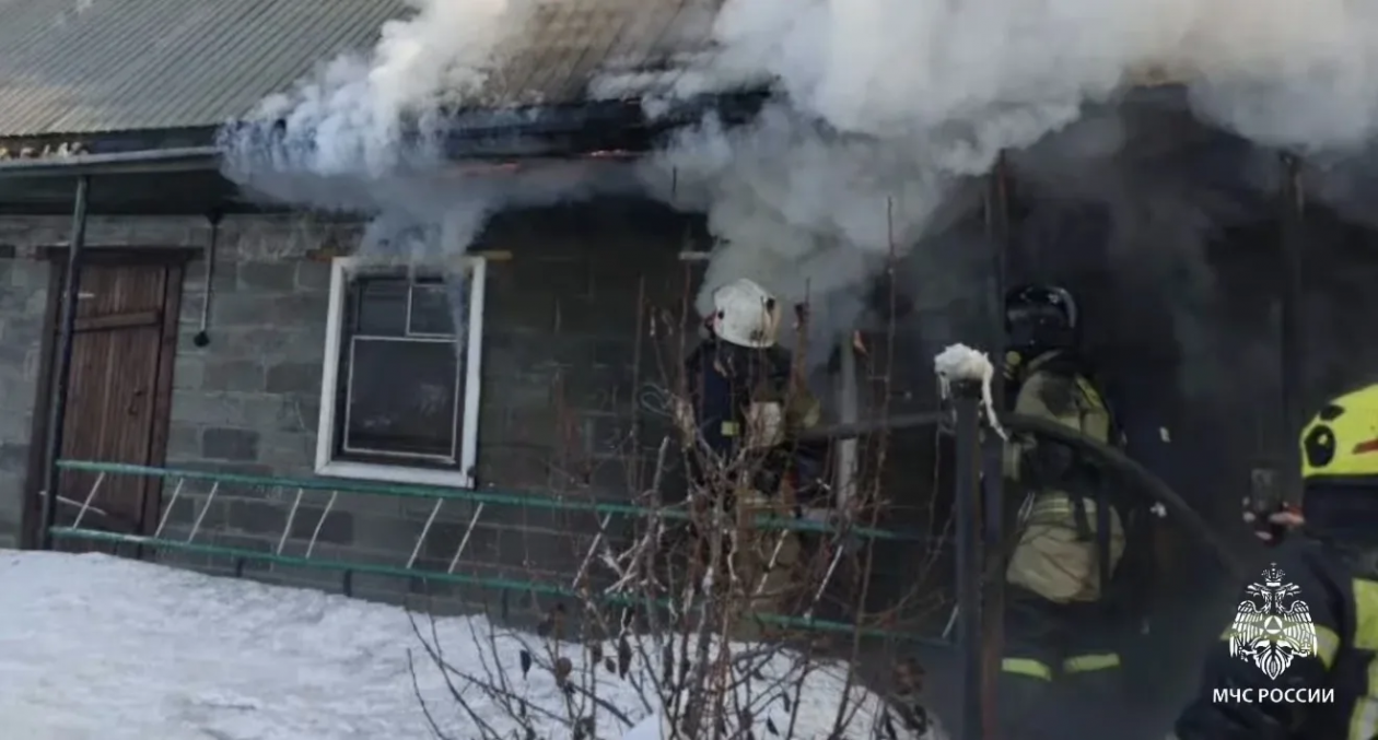 В Усть-Илимске женщина погибла на пожаре в летней кухне МЧС по Иркутской области