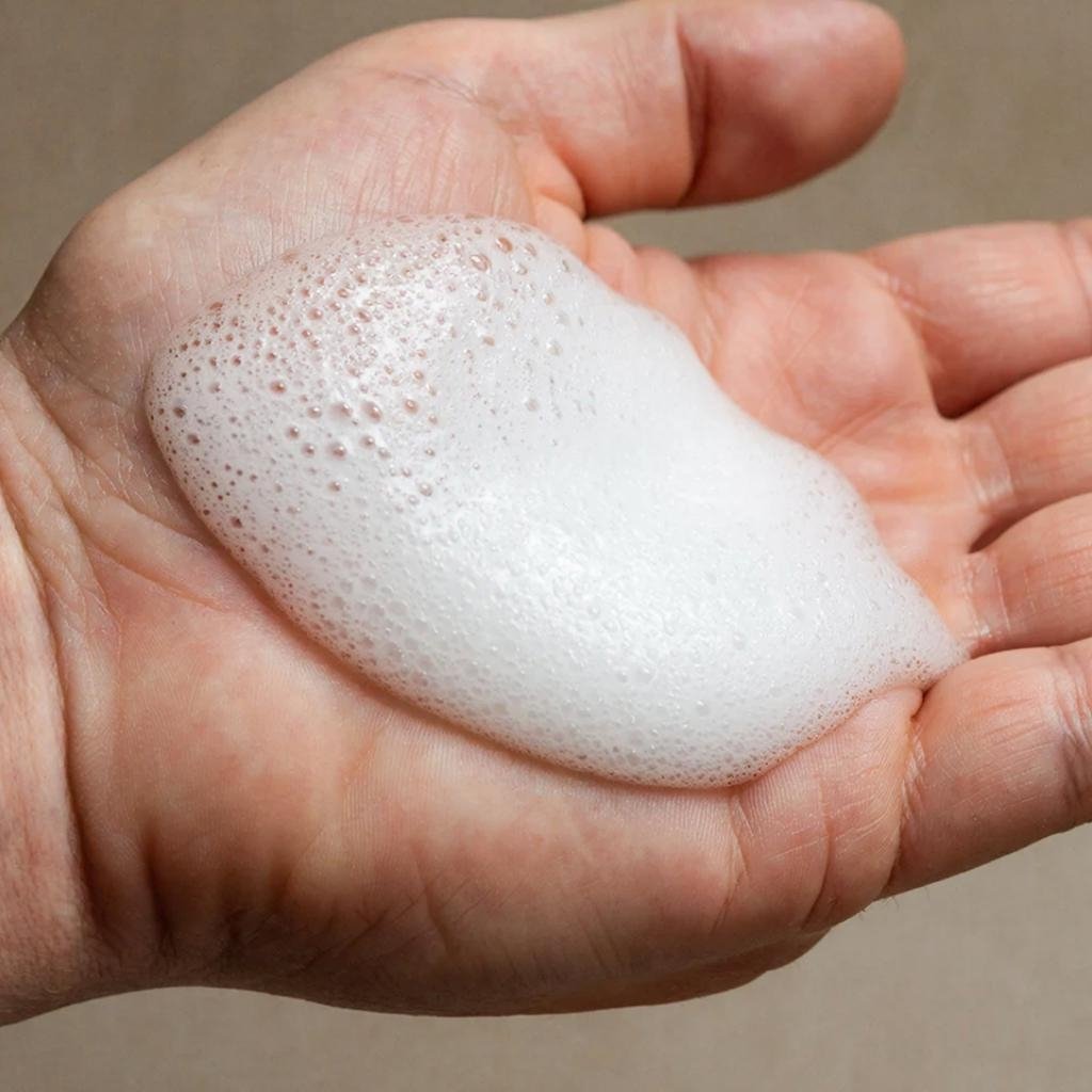 Мужу не надо, а мне пригодится: как применить в хозяйстве пену для бритья - даже просроченную ИИ GigaChat (18+)