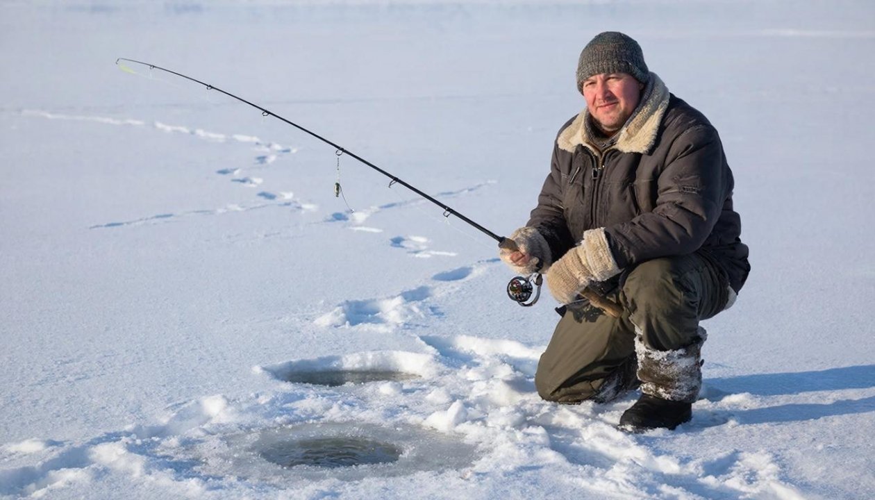 Всего 2 капли на леску - и устанете тащить жирных карасей: рыбаки пищат от такого улова ИИ Kandinsky (18+)
