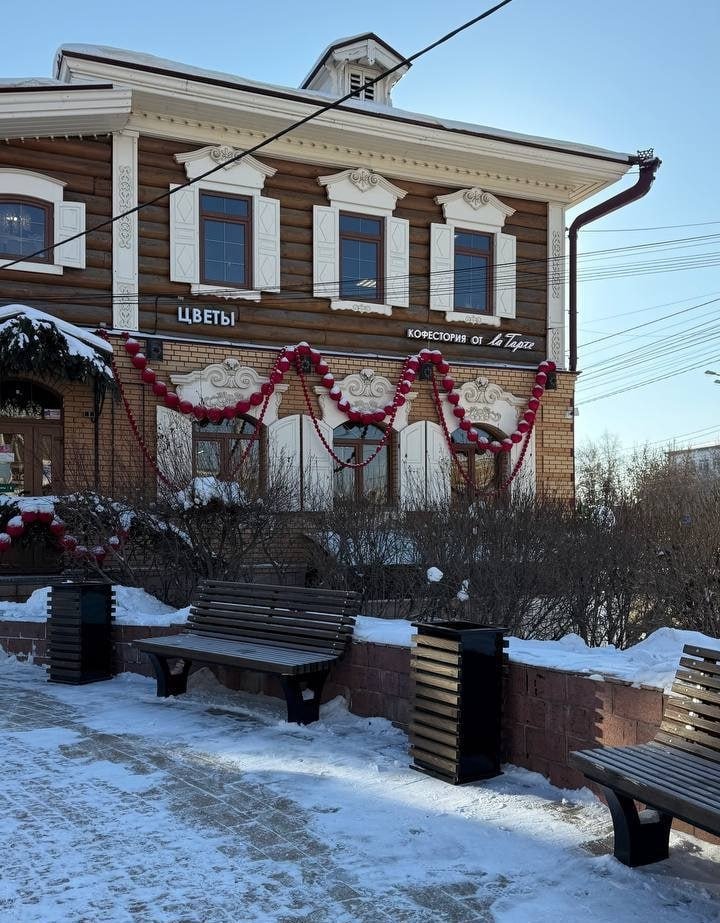 В 130-м квартале Иркутска обновили урны и скамейки Пресс-служба администрации Иркутска