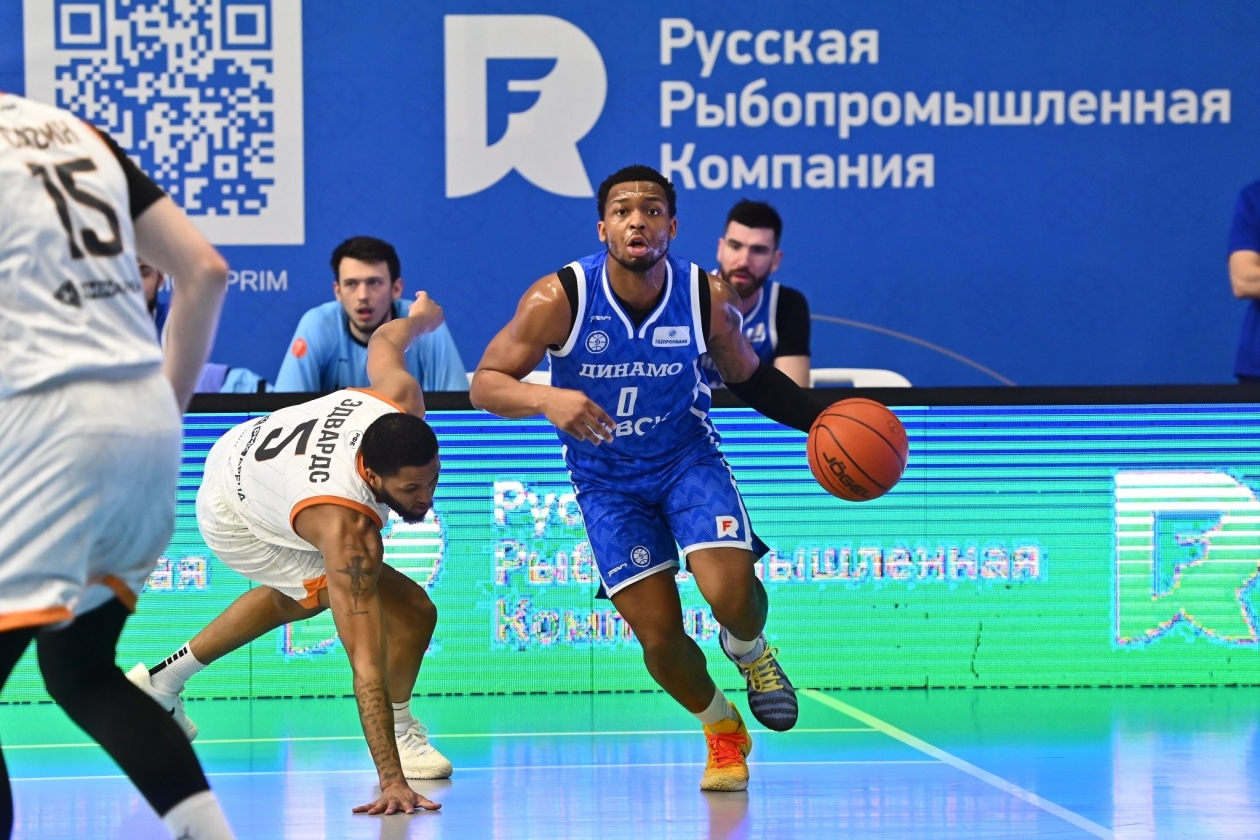 Дакуан Смит в атаке БК &quotДинамо&quot (Приморский край)