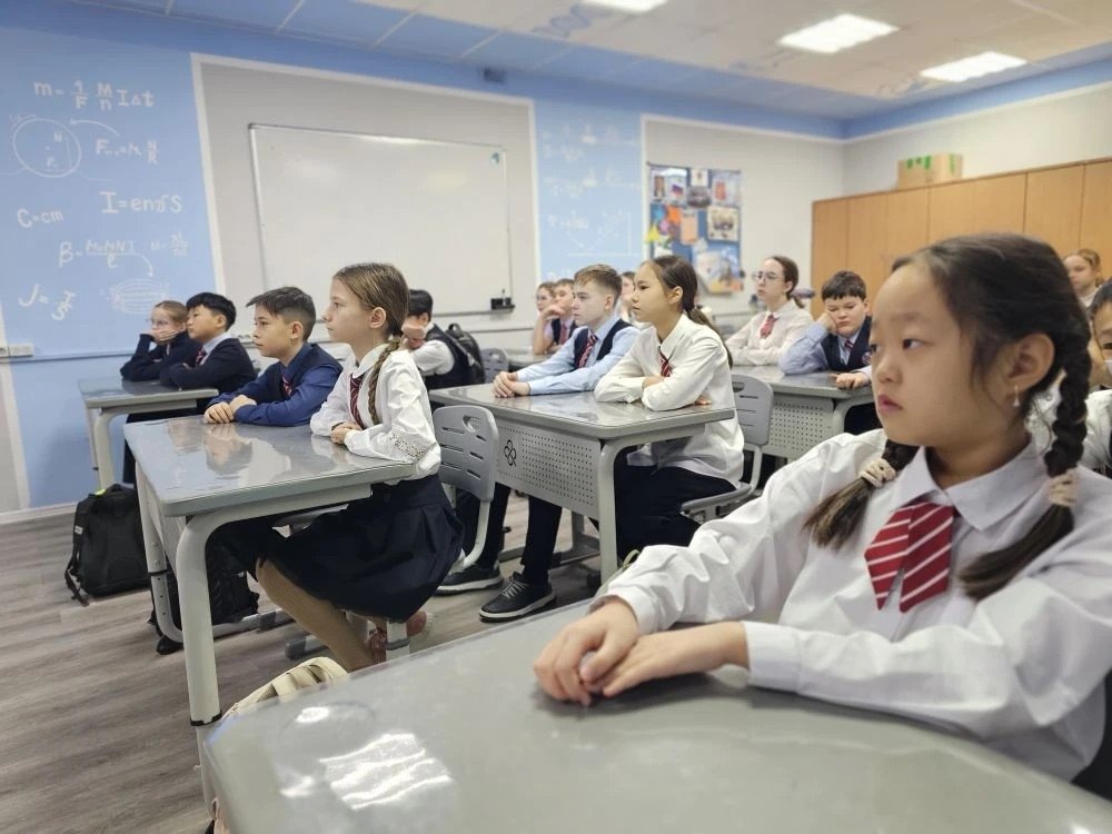 Урок по сортировке отходов провели для школьников лицея №2 Южно-Сахалинска пресс-служба АО &quotУправление по обращению с отходами&quot