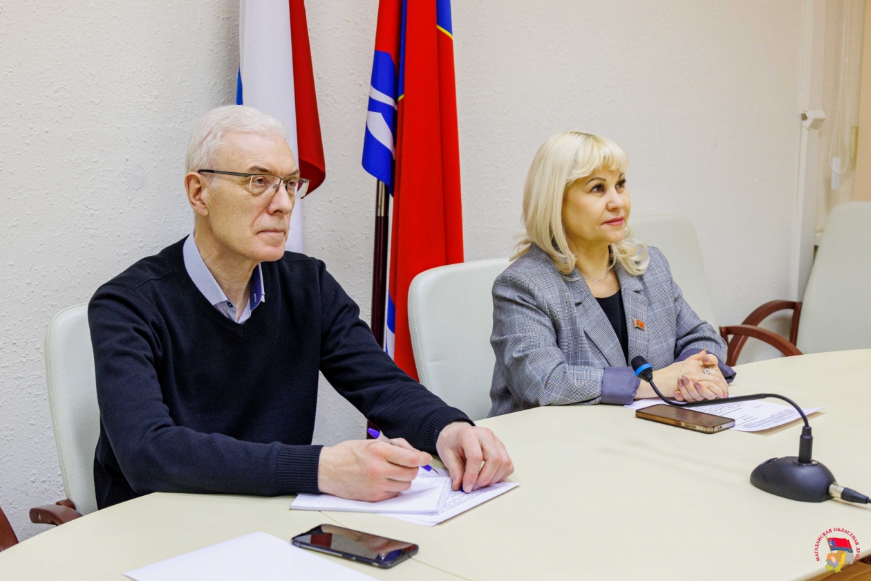 В Магадане прошло обсуждение доклада о деятельности Уполномоченного по правам человека в РФ Источник