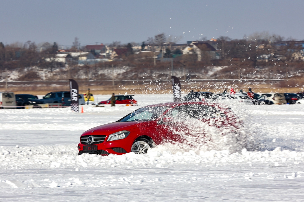 Предприниматель пытался устроить нелегальный ралли-спринт на льду в Шелеховском районе Илья Аверьянов, ИА PrimaMedia