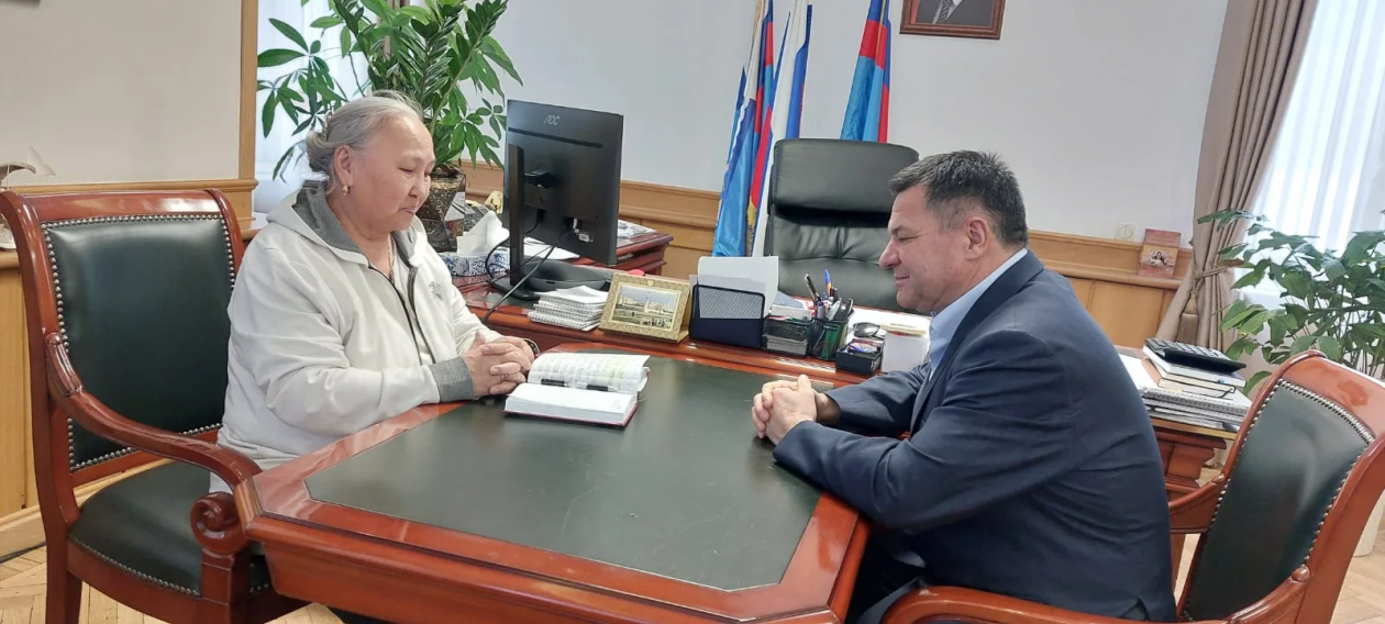 Фотофакт: экс-премьер-министр республики Тарасенко в Москве не забывает якутян Из личного архива М.Е.Емельяновой