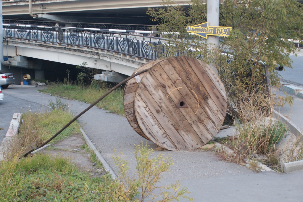 Тротуар для кабеля, Фото с места события собственное