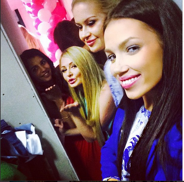 Участница "Дом-2" из Хабаровска: я уже привыкла к камерам в ванной комнате, Фото с места события из других источников